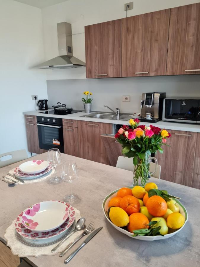 Sole Di Diana Luxury Apartments Peschiera del Garda Eksteriør bilde